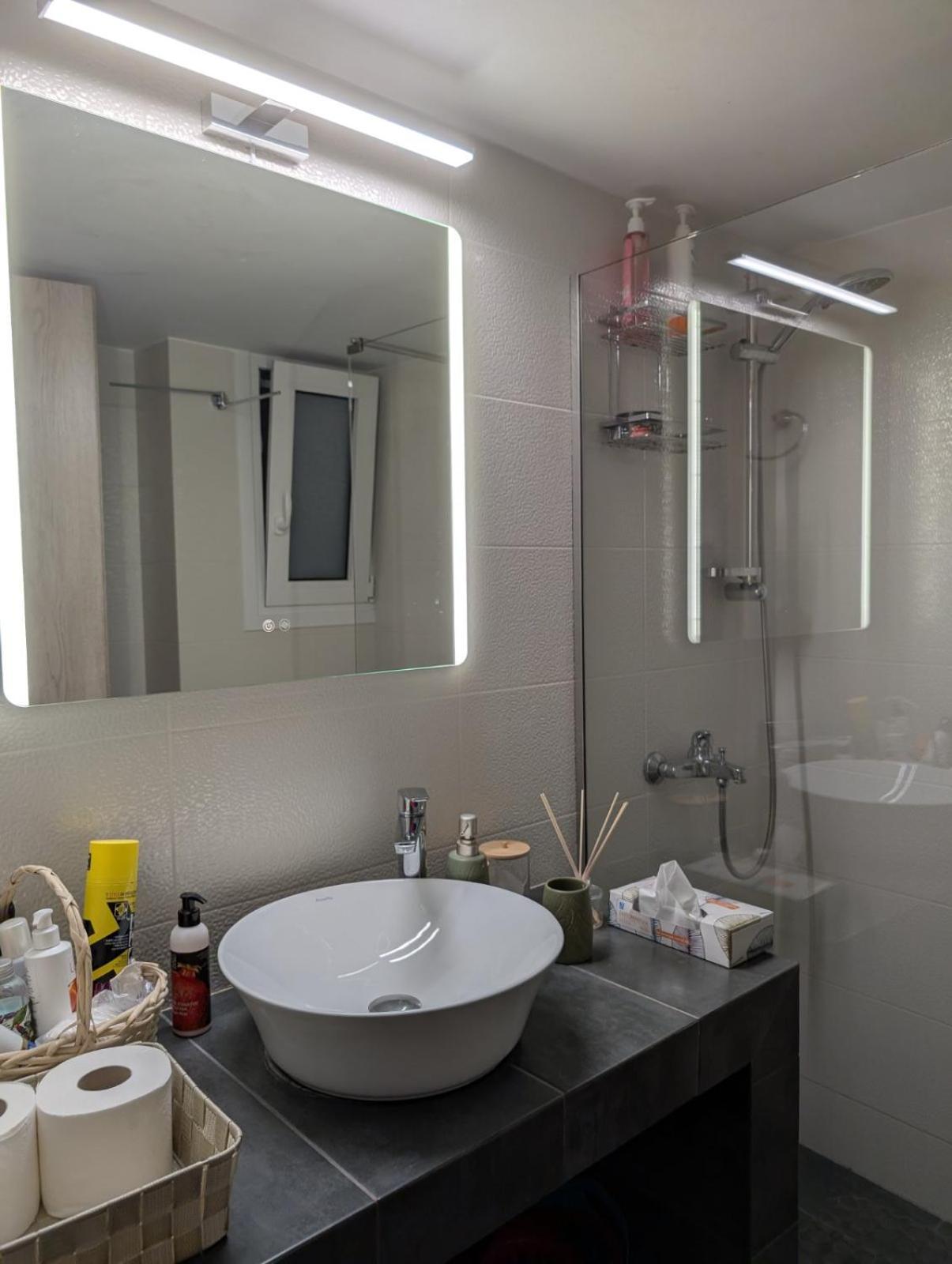 Luxury & Spacious Apartment In アテネ エクステリア 写真